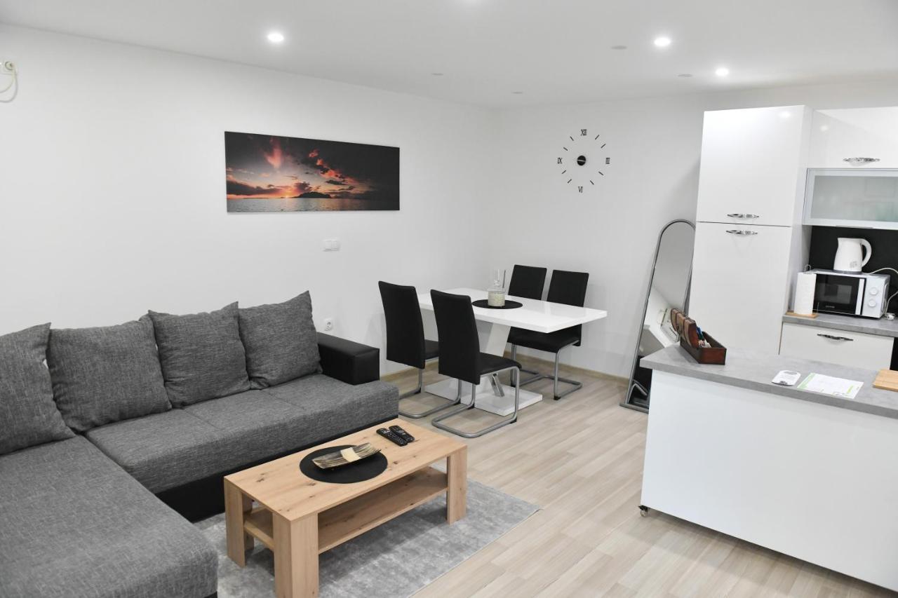 Apartman Lucia จาโกโว ภายนอก รูปภาพ
