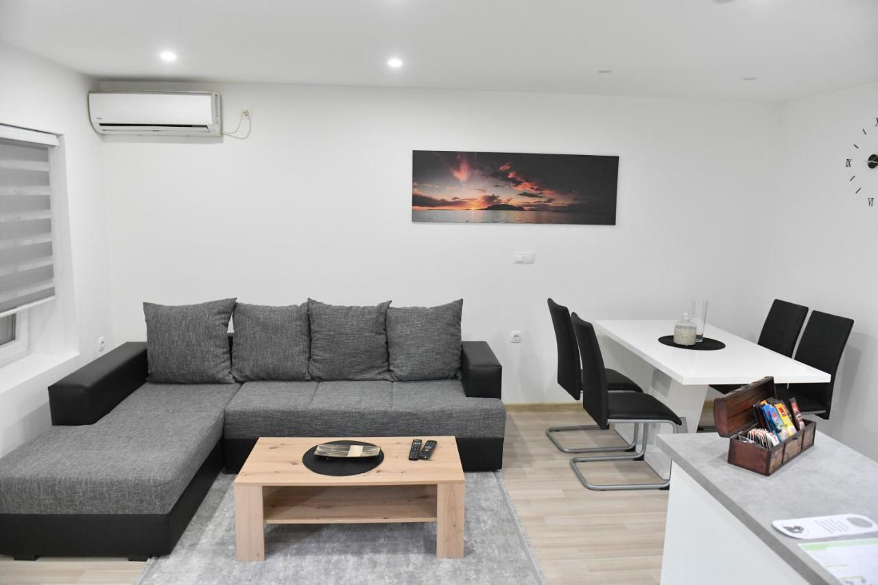 Apartman Lucia จาโกโว ภายนอก รูปภาพ